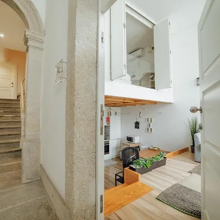 Apartment Historic & Sunny Mezzanine Bolhao By Vacationy *